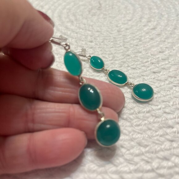 Stunning GREEN CHALCEDONY Handmade Sterling 925 Dangle Earrings #701D - Picture 2 of 3